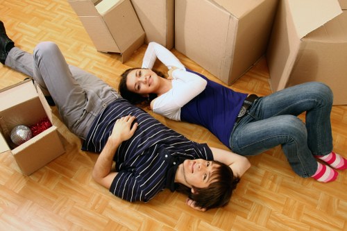 Local removal van transport for moves in Maidahill